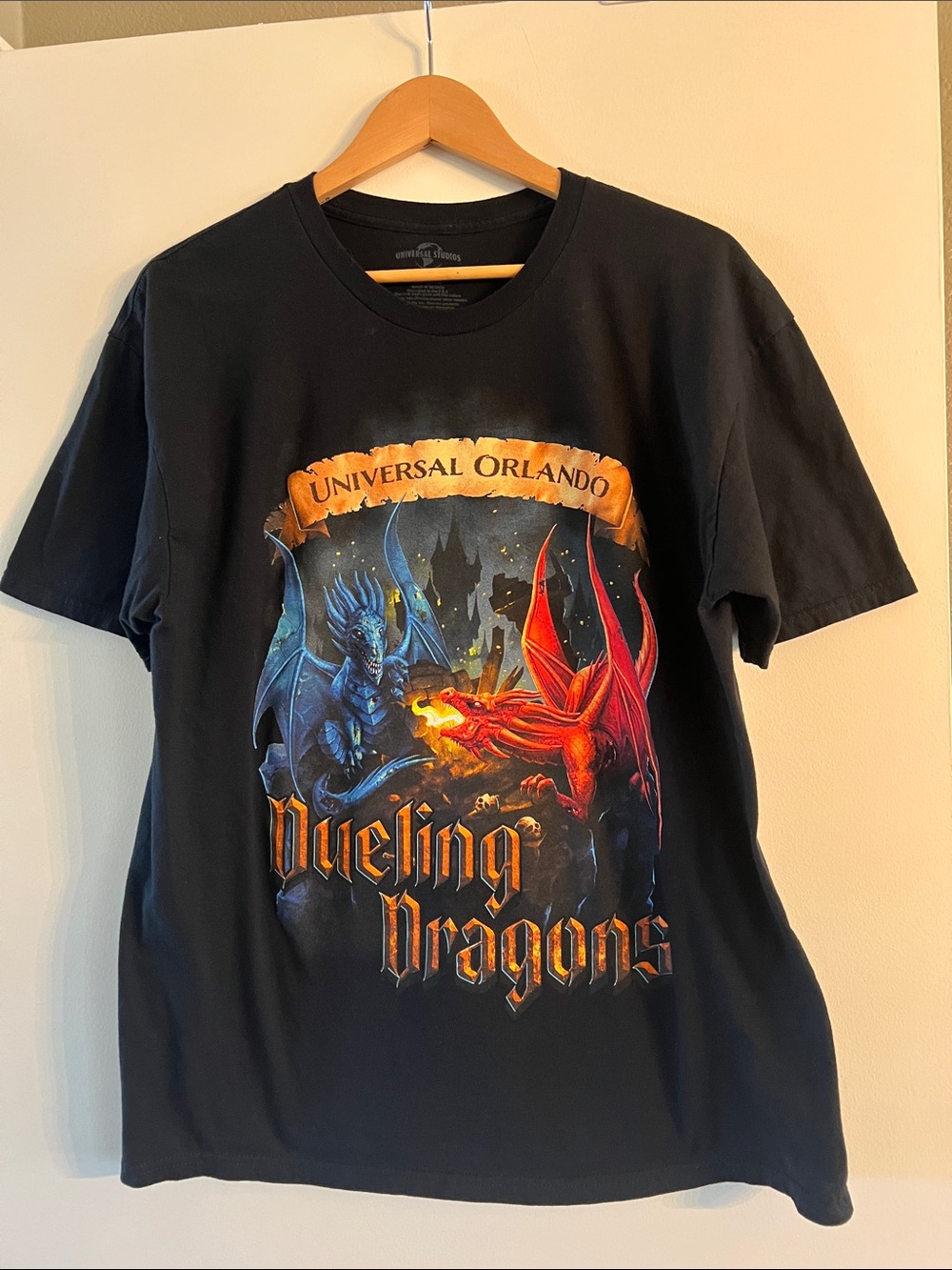 Universal studios XL Dueling Dragons t-shirt